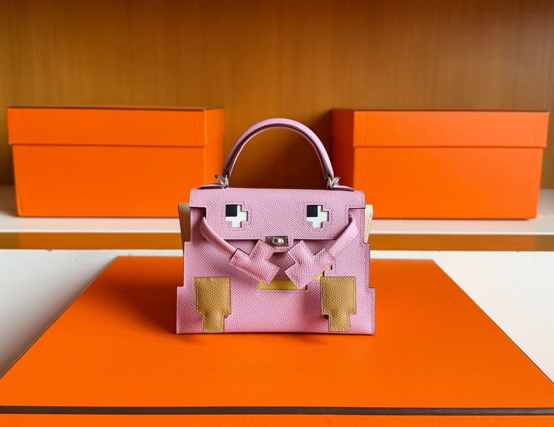 ELAVERE Limited-Edition Pixel Doll BK — Pink Epsom Leather
